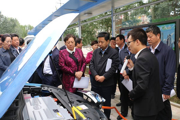 市委副書(shū)記、市長(cháng)王奮彥帶隊觀(guān)摩督查公司項目建設工作(圖2)
