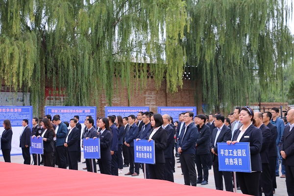 市委副書(shū)記、市長(cháng)王奮彥帶隊觀(guān)摩督查公司項目建設工作(圖4)