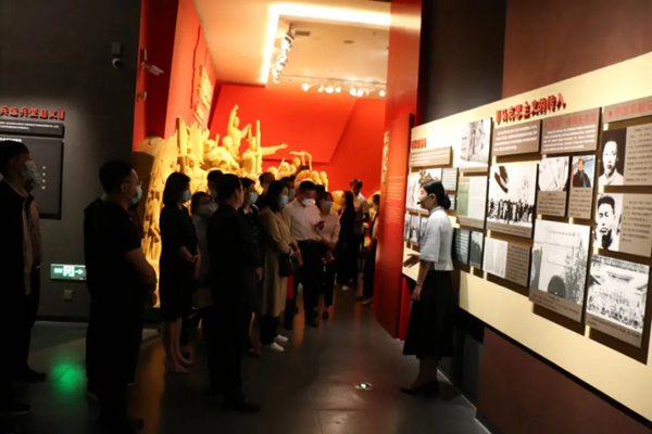 平?jīng)鲢垂军h委組織各支部開(kāi)展“重溫歷史、砥礪前行”(圖2)