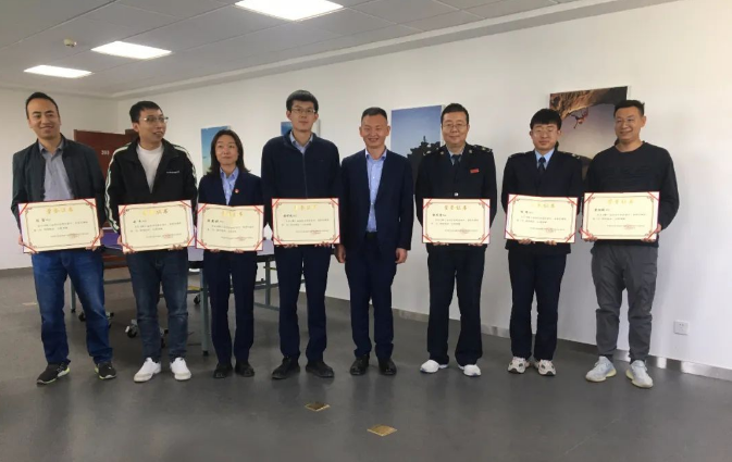 市產(chǎn)投集團團委舉辦“慶五一、迎五四”球類(lèi)聯(lián)誼比賽(圖3)