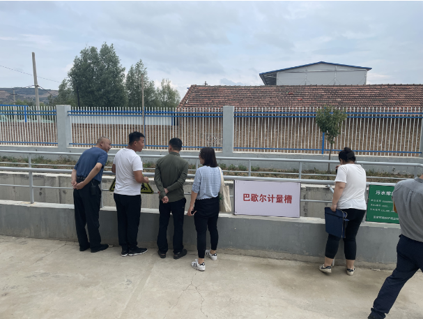平?jīng)鍪猩鷳B(tài)環(huán)境局信息監控中心到城東污水處理公司檢查指導工作(圖2)